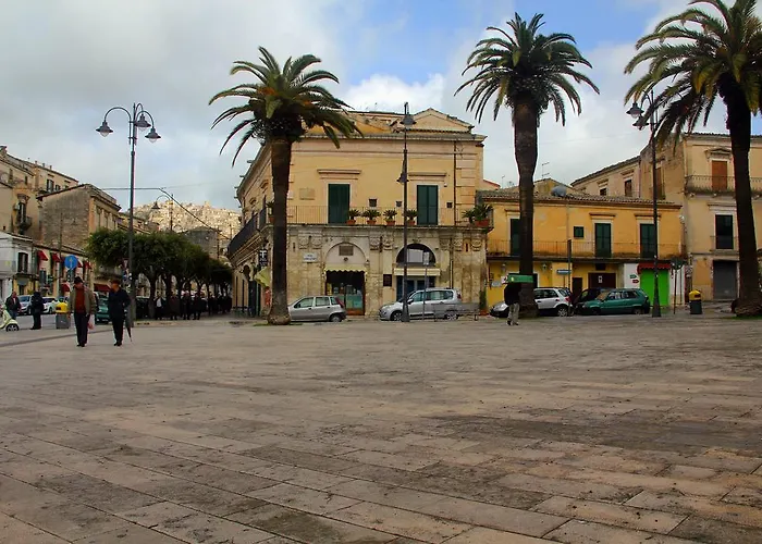 Piazza Centrale * Модика