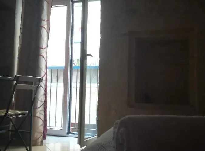 Piazza Centrale מודיקה